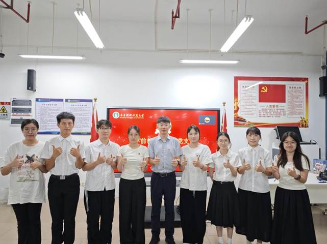 4f1509d4f570840fa81b243ab3c2b1e3